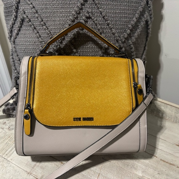Steve Madden Handbags - ❤️Steve Madden Tammy Shoulder Bag